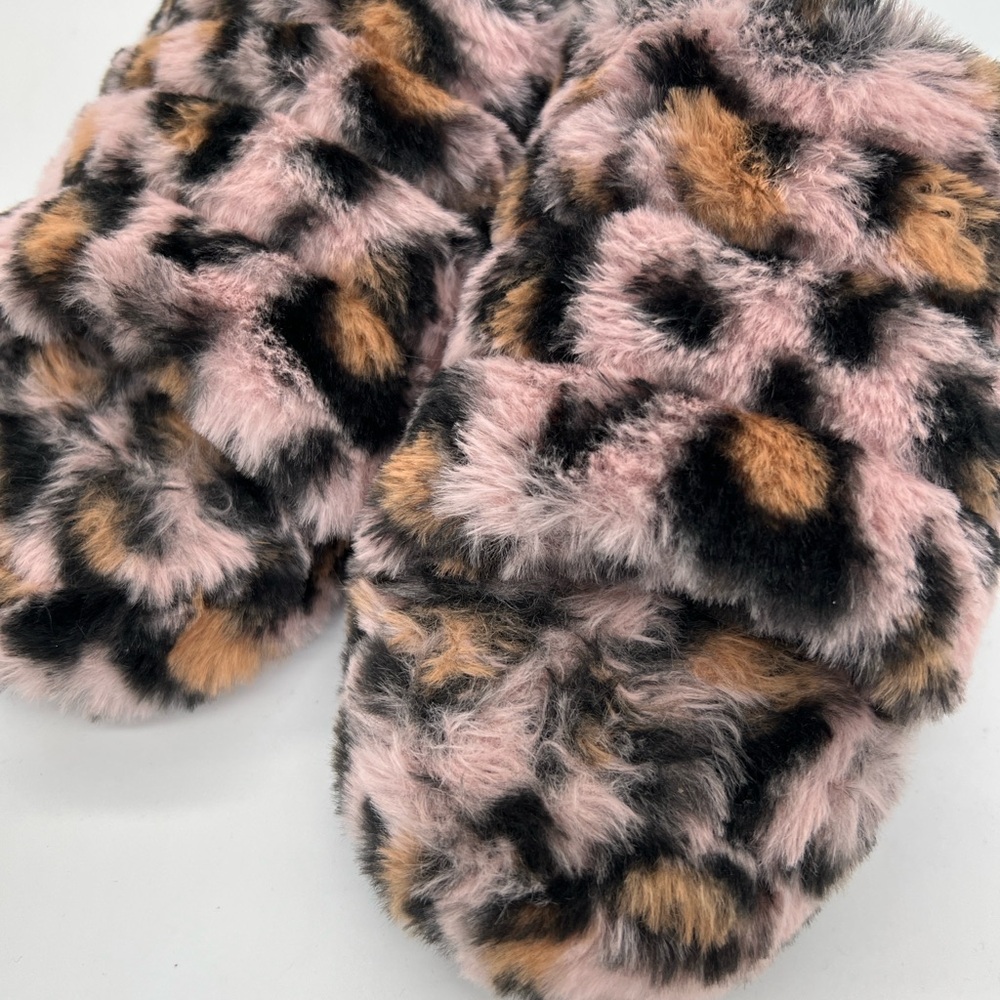 Steve Madden Faux Fur Leopard Slide Slippers in Pink and Tan - Picture 2 of 5